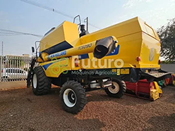 COLHEITADEIRA NEW HOLLAND TC 5090 ANO 2017