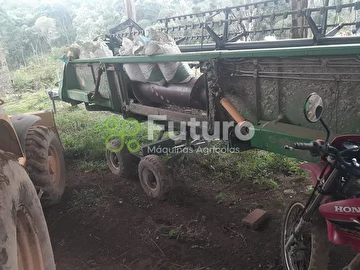 COLHEITADEIRA JOHN DEERE 1550 ANO 2002