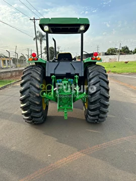 TRATOR JOHN DEERE 5605 ANO 2009