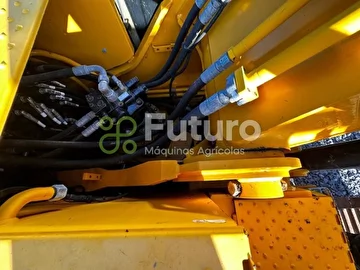 ESCAVADEIRA JCB JS220 ANO 2021