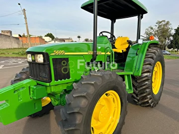 TRATOR JOHN DEERE 5605 ANO 2009