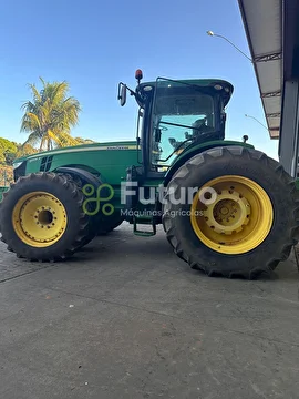 TRATOR JOHN DEERE 8335R ANO 2014