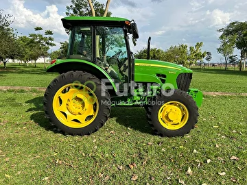 TRATOR JOHN DEERE 5090E ANO 2015