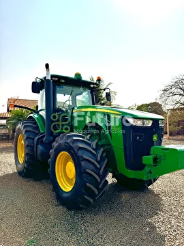 TRATOR JOHN DEERE 8260R ANO 2014