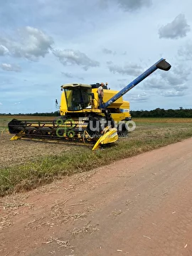 COLHEITADEIRA NEW HOLLAND TC 5090 ANO 2012