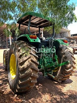 TRATOR JOHN DEERE 6600 ANO 2001