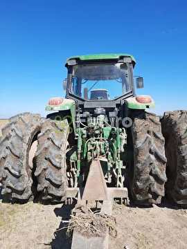 TRATOR JOHN DEERE 6145J ANO 2015