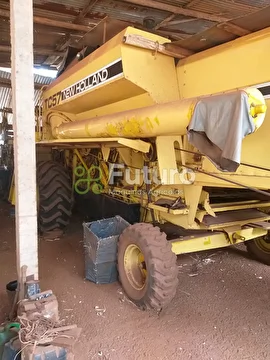 COLHEITADEIRA NEW HOLLAND TC 57 ANO 1994