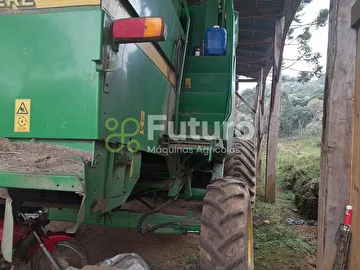 COLHEITADEIRA JOHN DEERE 1550 ANO 2002