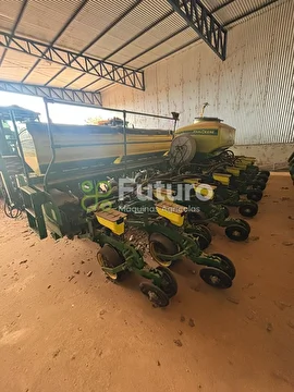 PLANTADEIRA JOHN DEERE 2117 ANO 2017