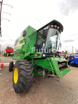 COLHEITADEIRA JOHN DEERE 1175 ANO 2013