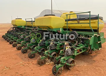 PLANTADEIRA JOHN DEERE 2122 ANO 2012