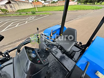 TRATOR NEW HOLLAND TL 75E ANO 2010