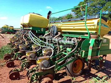 PLANTADEIRA JOHN DEERE 2126 CCS ANO 2015