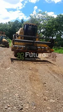 COLHEITADEIRA NEW HOLLAND 8040 ANO 1989