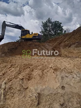 ESCAVADEIRA VOLVO EC 220D ANO 2016