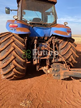 TRATOR NEW HOLLAND T8.355 ANO 2013