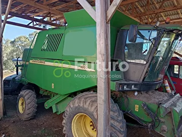 COLHEITADEIRA JOHN DEERE 1550 ANO 2002