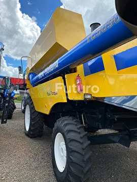 COLHEITADEIRA NEW HOLLAND TC 5090 ANO 2011