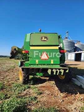 COLHEITADEIRA JOHN DEERE 1470 ANO 2013