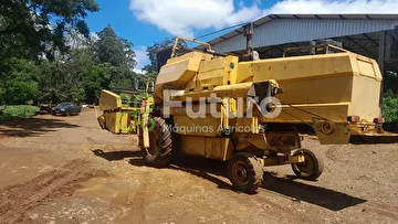 COLHEITADEIRA NEW HOLLAND 8040 ANO 1989