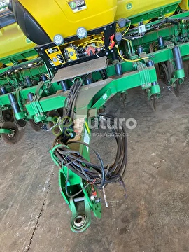 PLANTADEIRA JOHN DEERE 2113 ANO 2009