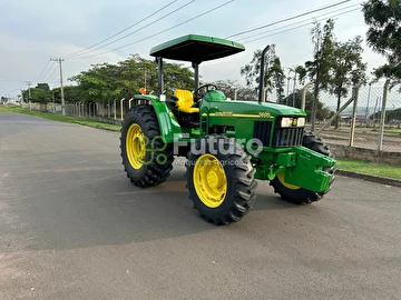 TRATOR JOHN DEERE 5605 ANO 2009