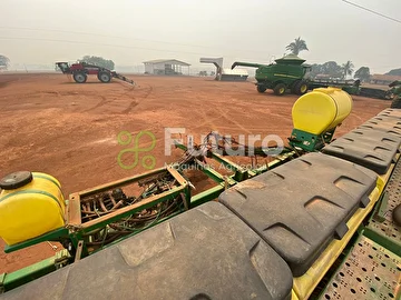 PLANTADEIRA JOHN DEERE 2122 ANO 2012