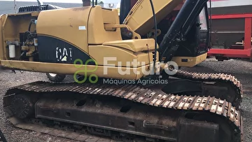 ESCAVADEIRA CATERPILLAR ANO 2011