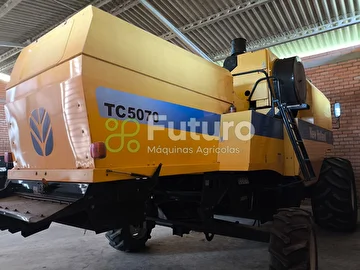 COLHEITADEIRA NEW HOLLAND TC 5070 ANO 2012