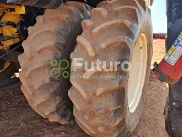 COLHEITADEIRA NEW HOLLAND CR 6080 ANO 2014