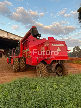 COLHEITADEIRA MASSEY FERGUSON 5650 ANO 2013