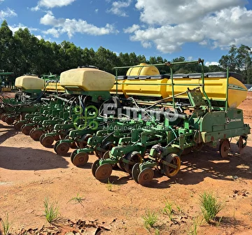 PLANTADEIRA JOHN DEERE 2130 ANO 2014