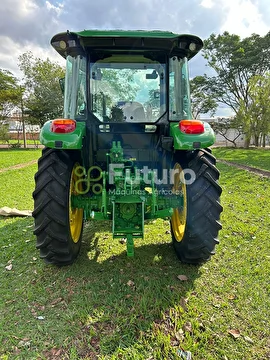 TRATOR JOHN DEERE 5090E ANO 2015