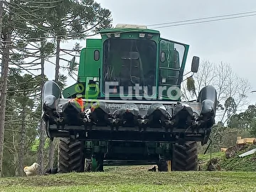 COLHEITADEIRA JOHN DEERE 1165 ANO 2002