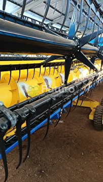 COLHEITADEIRA NEW HOLLAND CR 5.85 ANO 2017