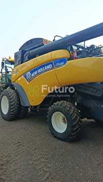 COLHEITADEIRA NEW HOLLAND CR 5.85 ANO 2017