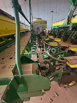 PLANTADEIRA JOHN DEERE 2117 ANO 2017