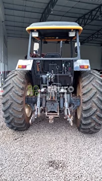 TRATOR VALTRA BM 100 ANO 2004