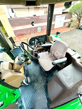 TRATOR JOHN DEERE 7225J ANO 2011