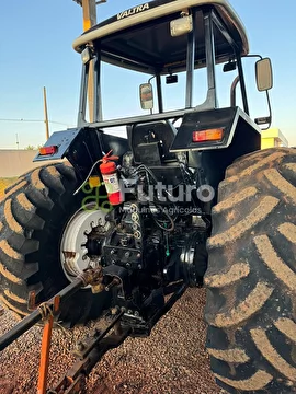 TRATOR VALTRA BH 180 ANO 2002