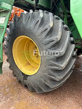 COLHEITADEIRA JOHN DEERE 1550 ANO 2004