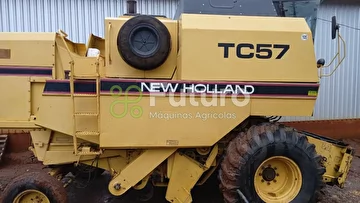 COLHEITADEIRA NEW HOLLAND TC 57 ANO 1993