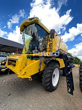 COLHEITADEIRA NEW HOLLAND TC 5090 ANO 2011