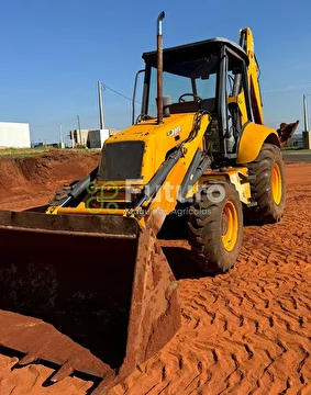 RETROESCAVADEIRA NEW HOLLAND LB 110 ANO 2010