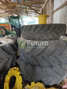 TRATOR JOHN DEERE 8335R ANO 2014