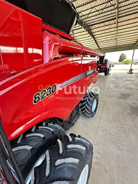 COLHEITADEIRA CASE IH 8230 ANO 2015