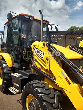 RETROESCAVADEIRA JCB 3C ANO 2023