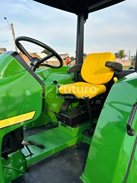 TRATOR JOHN DEERE 5605 ANO 2009