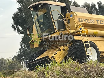 COLHEITADEIRA NEW HOLLAND TC 57 ANO 1997